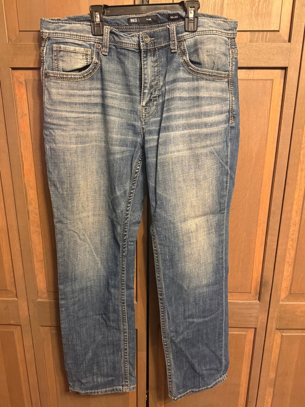 BKE Men’s  Tyler - Faded Blue Relaxed Jeans